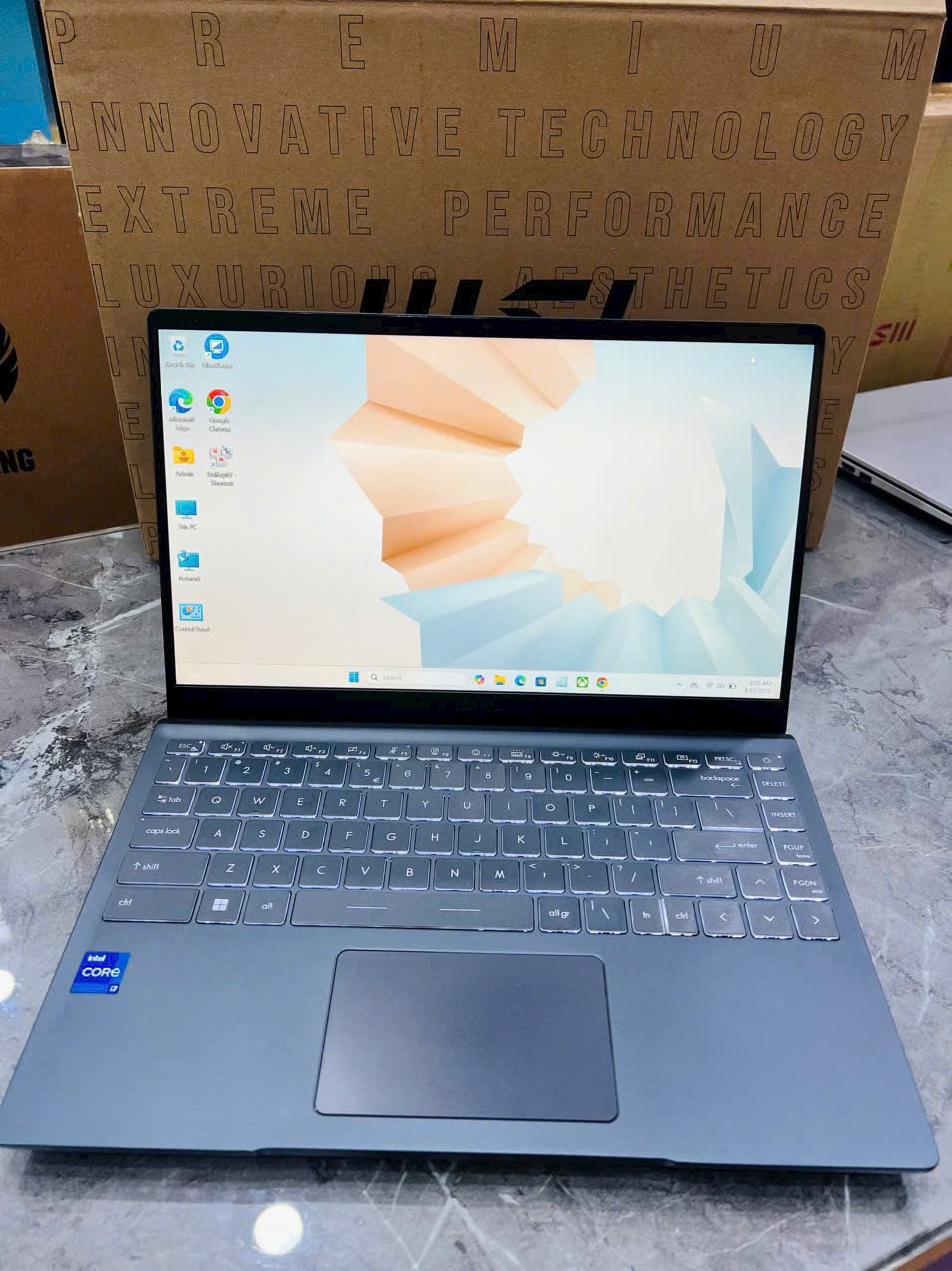Laptop MSI Modern 14 B11MOU