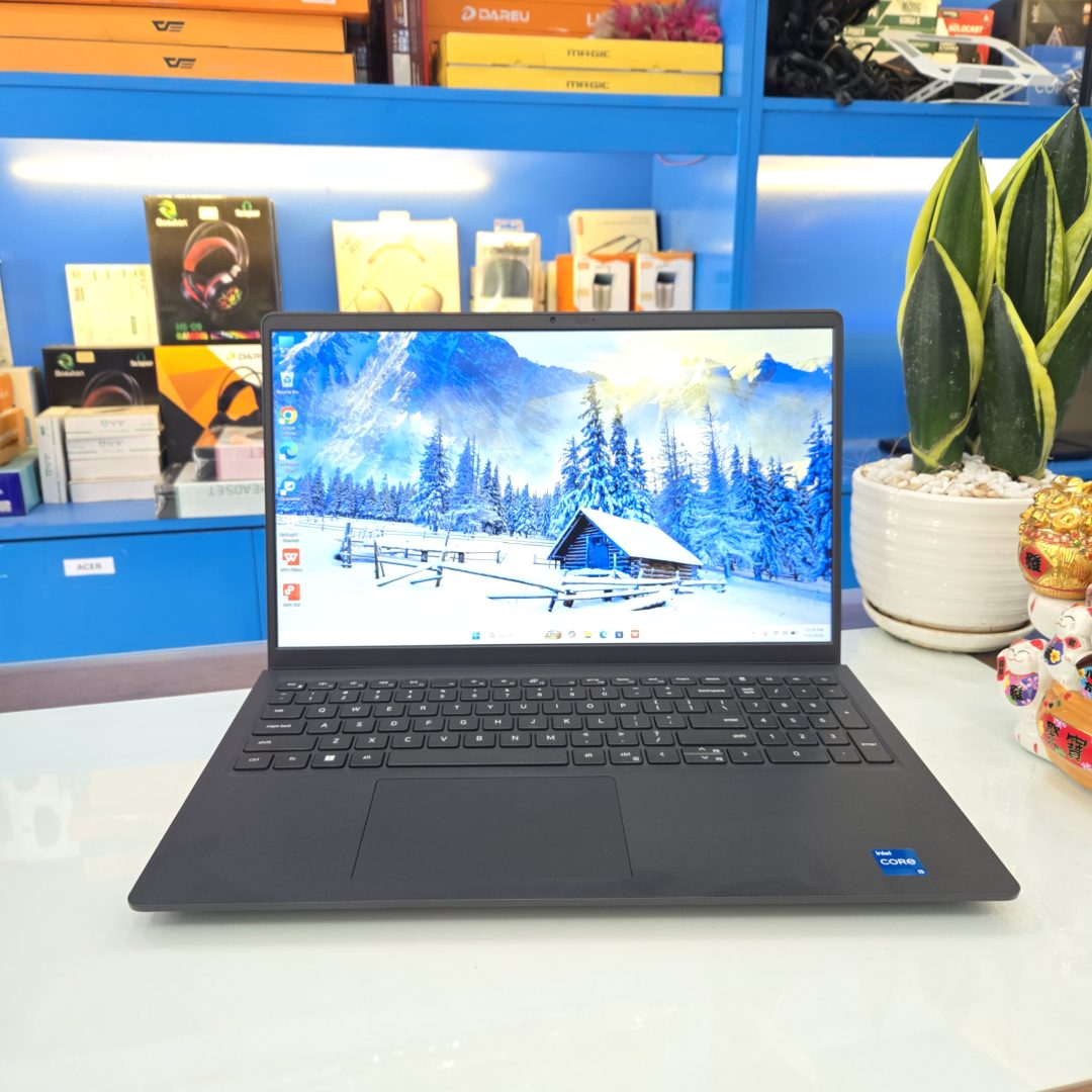 Dell Inspiron 15 - 3530