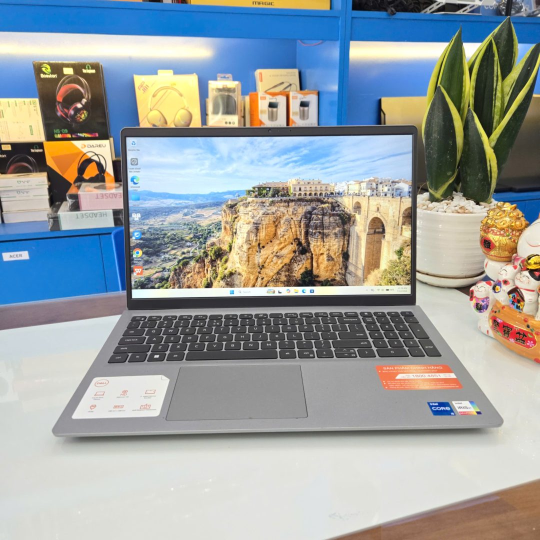 Dell Vostro 15 - 3530