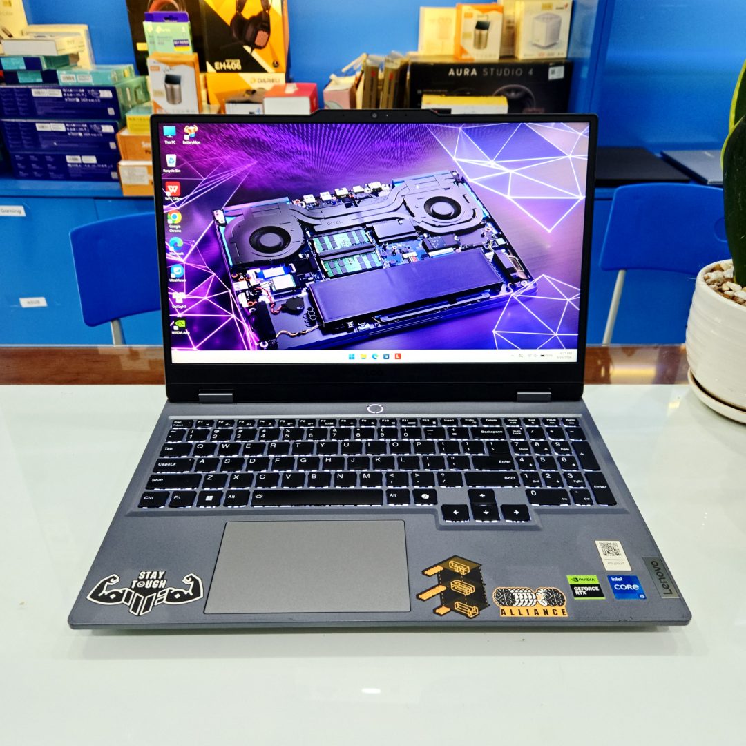 Lenovo LOQ 15IAX9