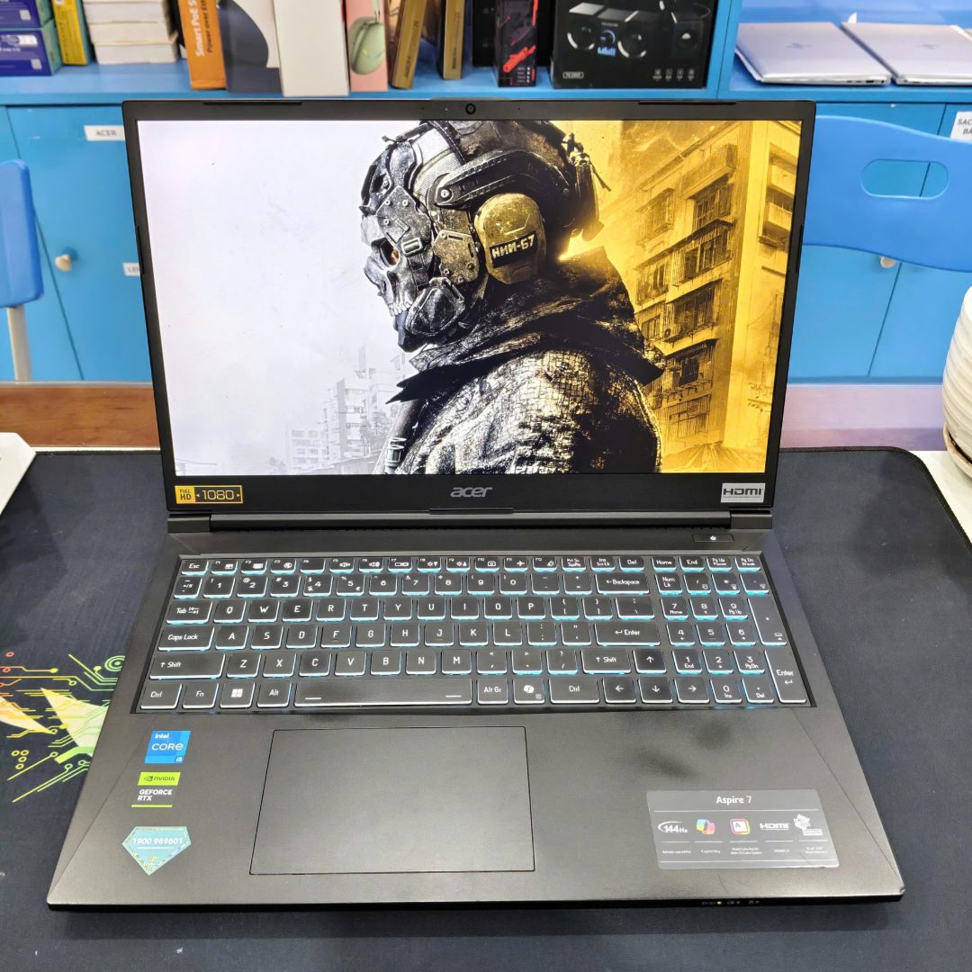 Acer Aspire 7 A715